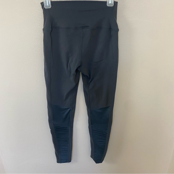 Alo Yoga Mesh Gray Leggings - Picture 7 of 9